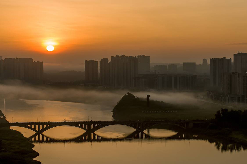 集團(tuán)簡(jiǎn)介