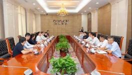 海螺水泥董事長(zhǎng)高登榜會(huì)見(jiàn)防水行業(yè)龍頭企業(yè)高管