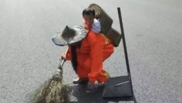 淚奔！底層水泥人曝光！領(lǐng)著800年不變的工資！