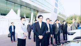 中建材董事長周育先與北汽集團董事長姜德義洽談合作事宜！